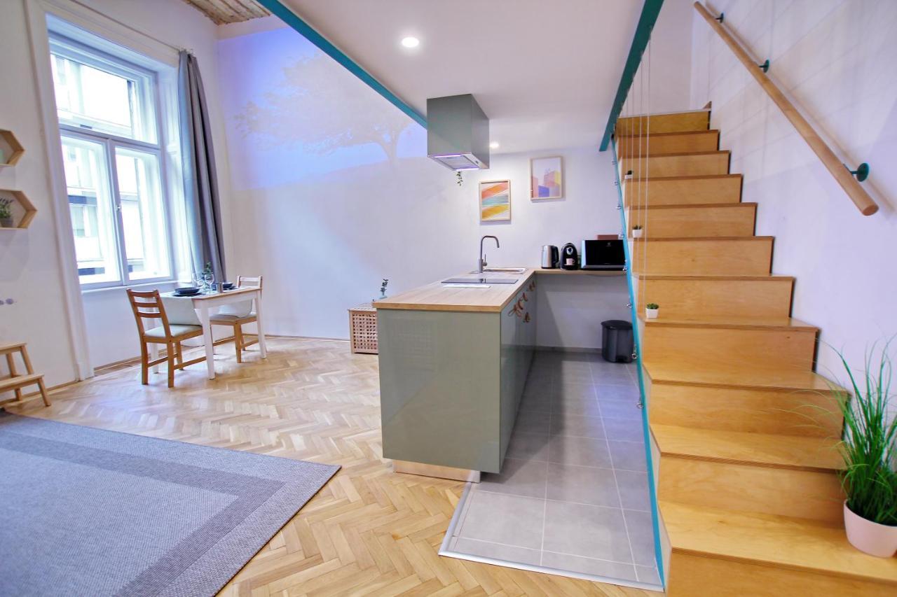 Awesome Downtown W Balcony & Free Private Parking