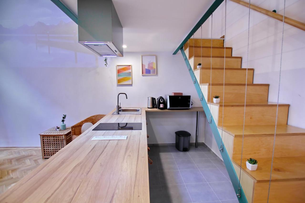 Lägenhet Awesome Downtown W Balcony & Free Private Parking Budapest