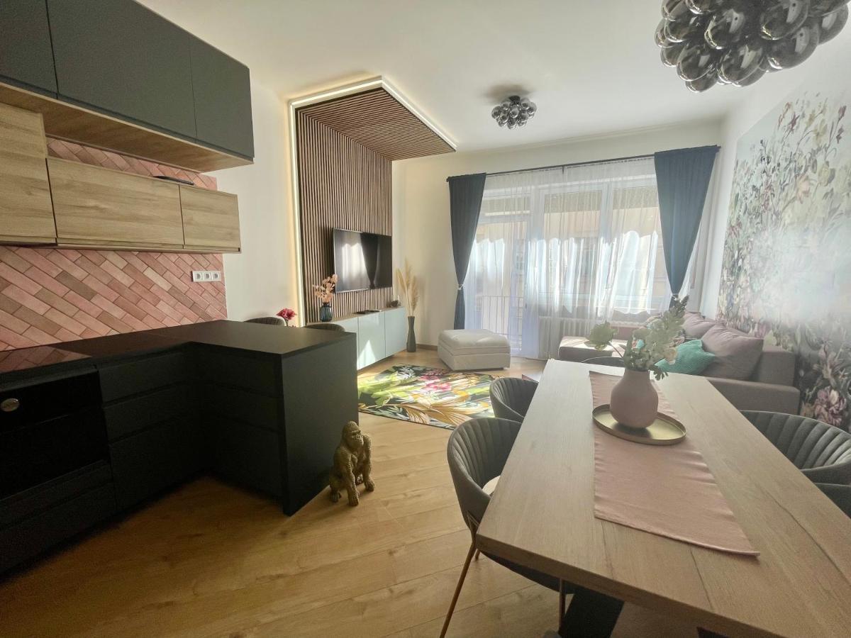 Brand New #hollan#3bedr#2bathr#freeparking Appartement