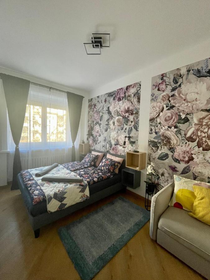 Brand New #hollan#3bedr#2bathr#freeparking * Budapest