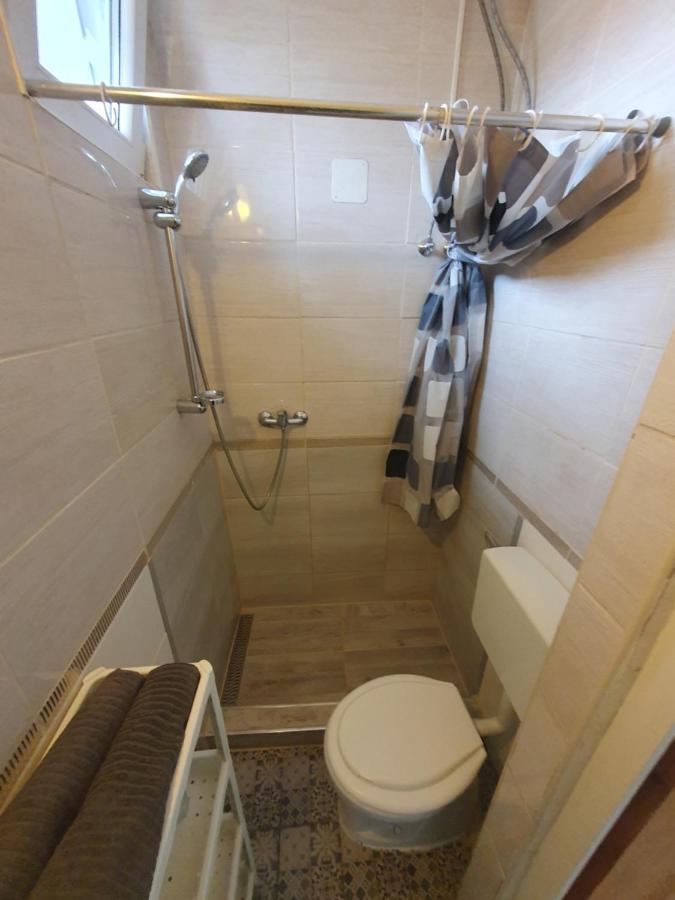 Cozy Studio With Air Condition Freshly Renovated Apartament