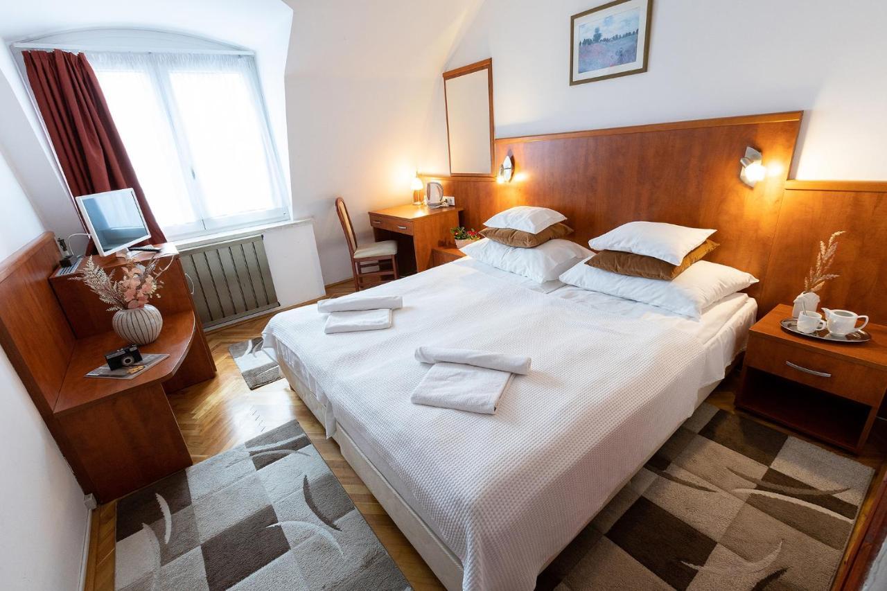 Helios Hotel