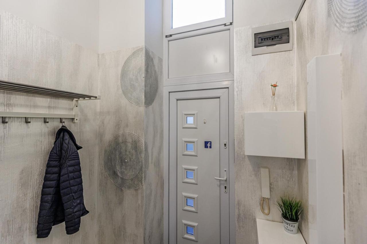Sleek Minimalist At Inner Apartment Budapest