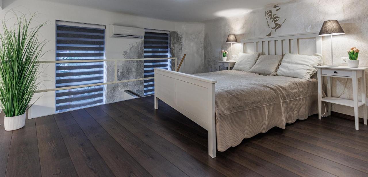 Sleek Minimalist At Inner * Budapest