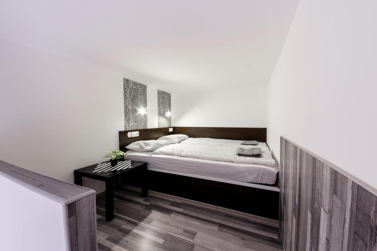 Rio's Stylish Flats