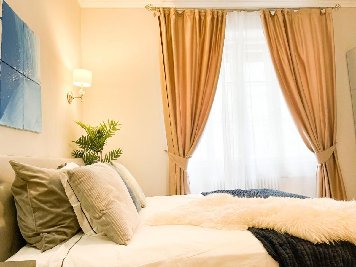 Downtown Deak-ferris Wheel Luxury Apartment *