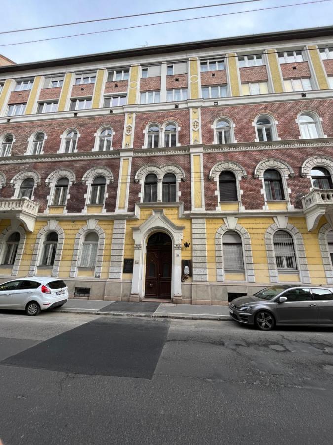 Garibaldik Apartman *