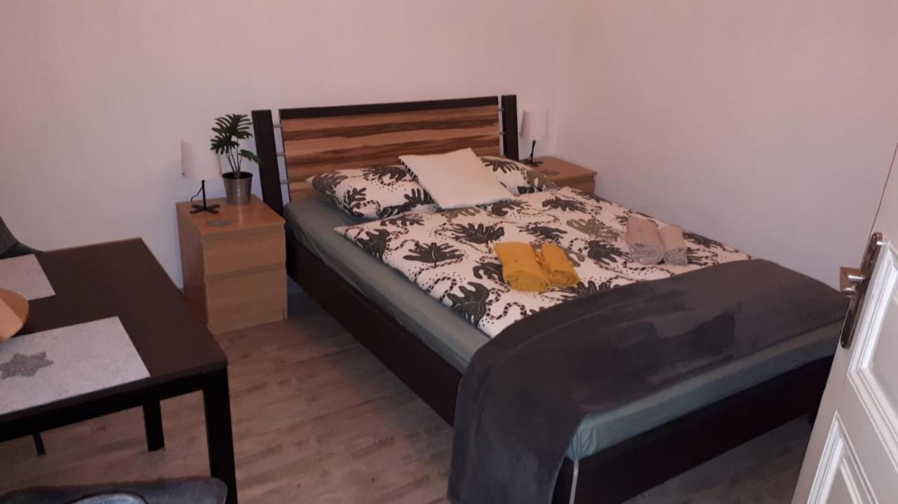 Garibaldik Apartman Apartment