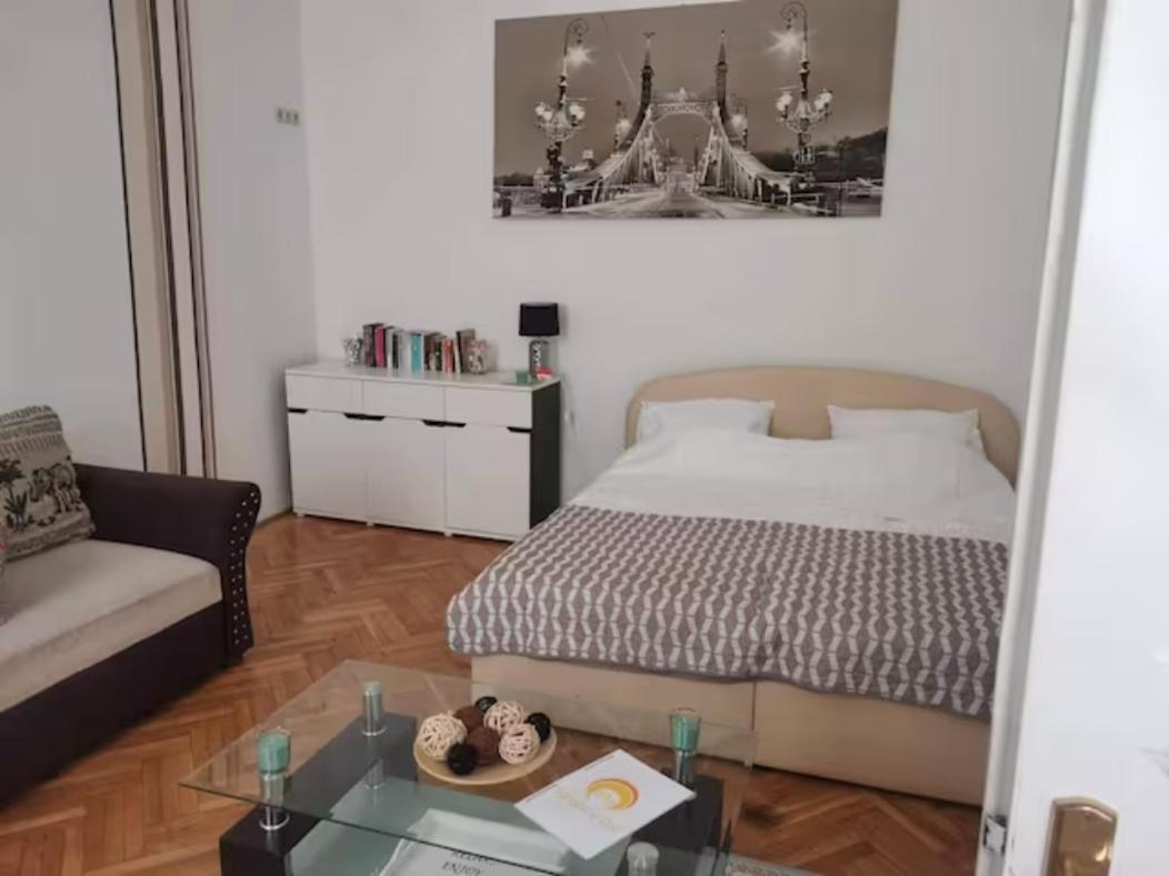 Apartment Sunshine Flat At The Blaha *