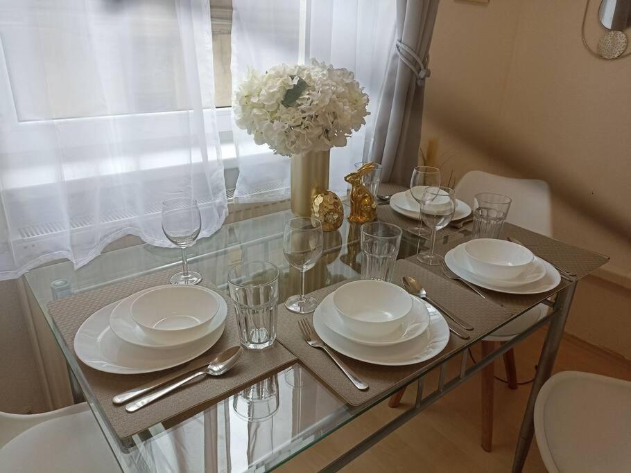 Lejlighed Trendy 2 Flat, Next To Corvin Mall Free Huge Garage! Ac,dishwasher,washmachine, Smart Tv