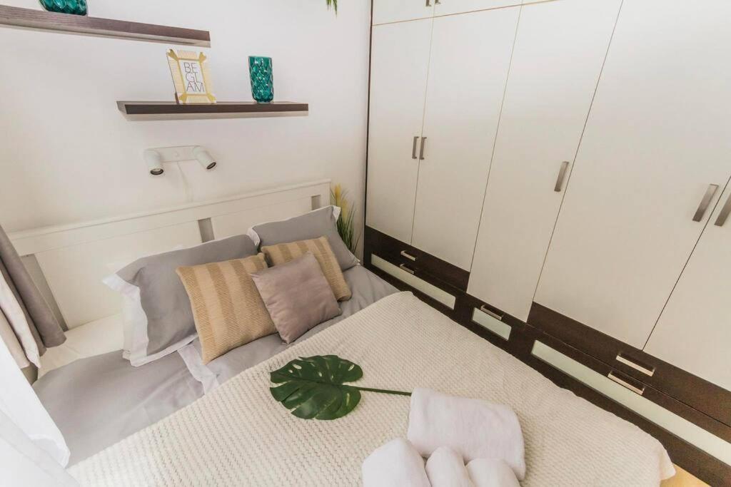 Lejlighed Trendy 2 Flat, Next To Corvin Mall Free Huge Garage! Ac,dishwasher,washmachine, Smart Tv *