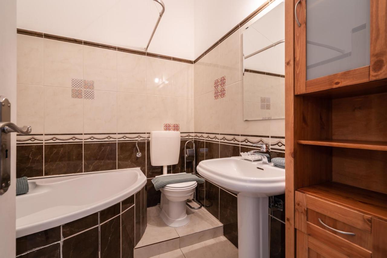 K10 - Kazinczy Street Heritage - Location By Bqa Apartamento *