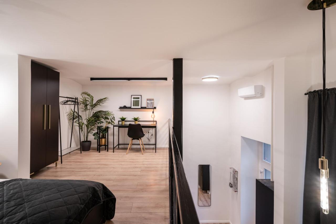 D24 - Historic Quarter Design Loft - Location By Bqa