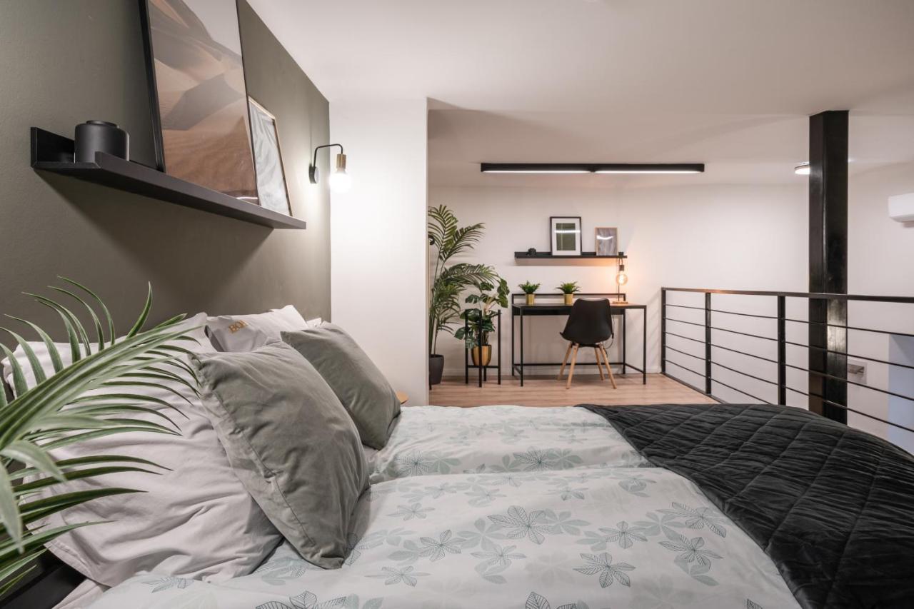 D24 - Historic Quarter Design Loft - Location By Bqa Lägenhet