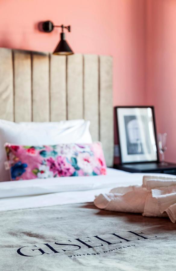 Hotel Giselle Vintage Doubles - Adults Only *