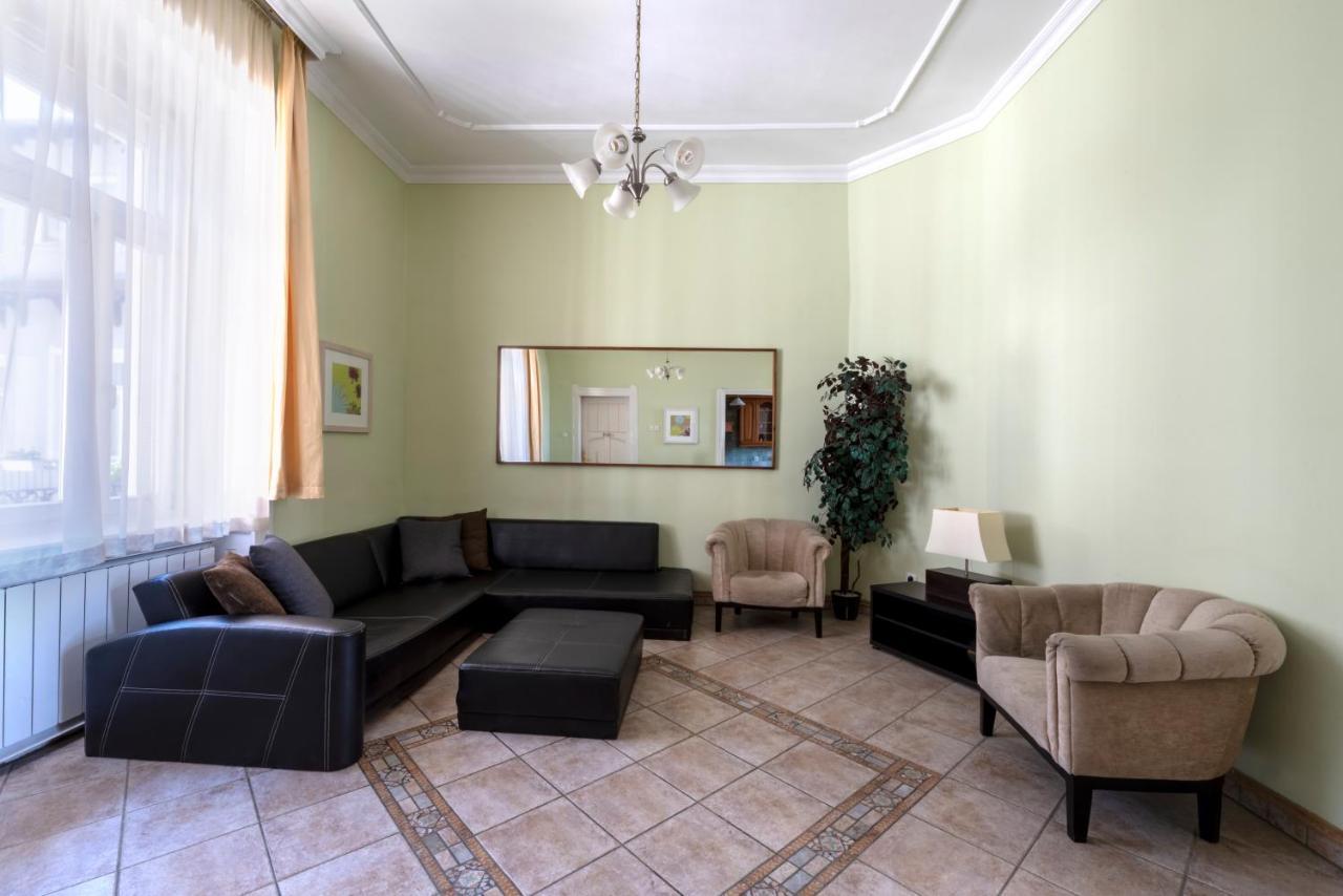 Baross - Hotel