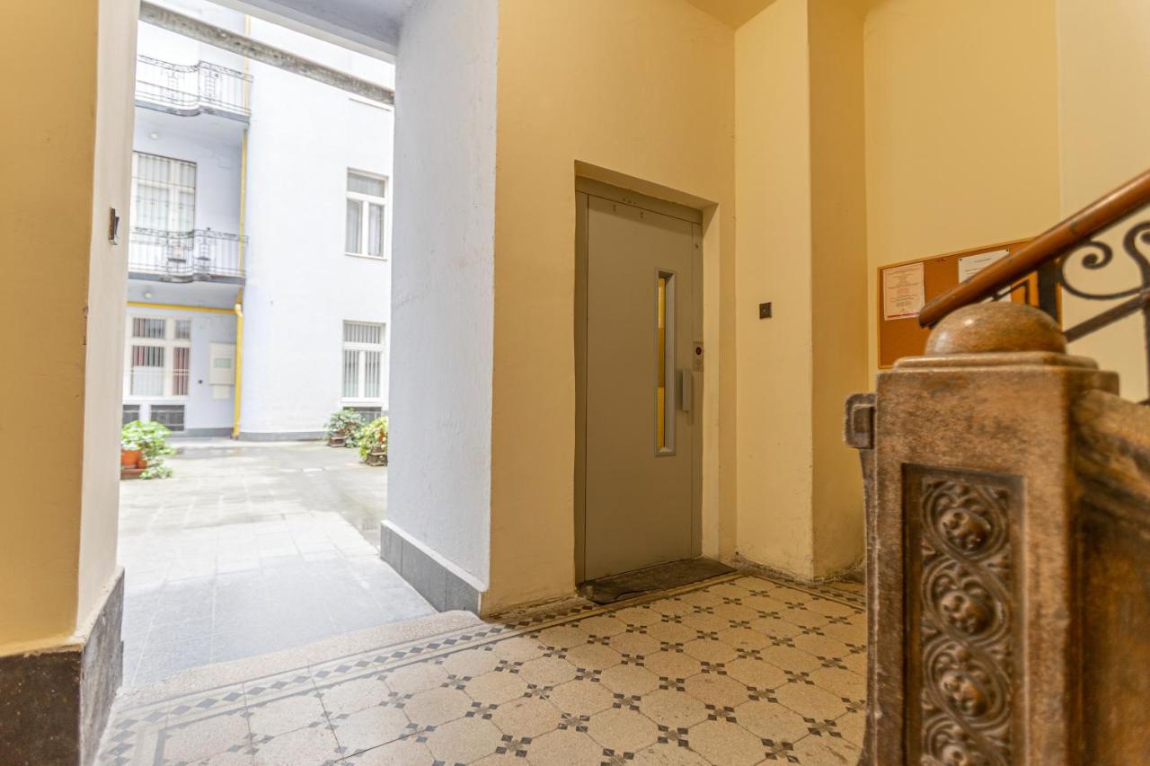 Molnar 20 Budapest