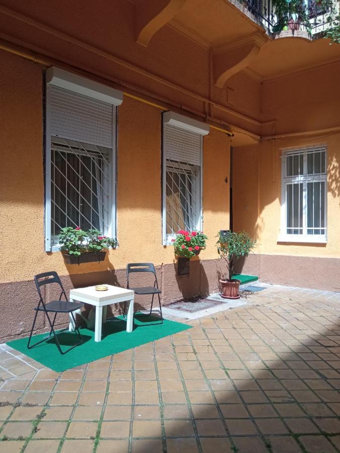 Apartment Free Parking Garage! Downtown Close To New York Cafe *