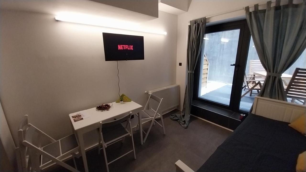 Apartment Peaceful Basement With Terrace & Free Gym Budapest