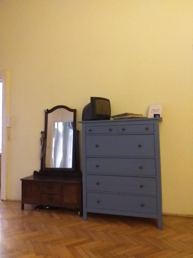 Sweet In The Center Of The City, - It's Only Yours With Two Bedrooms, 1 Price For 3 Apartamento