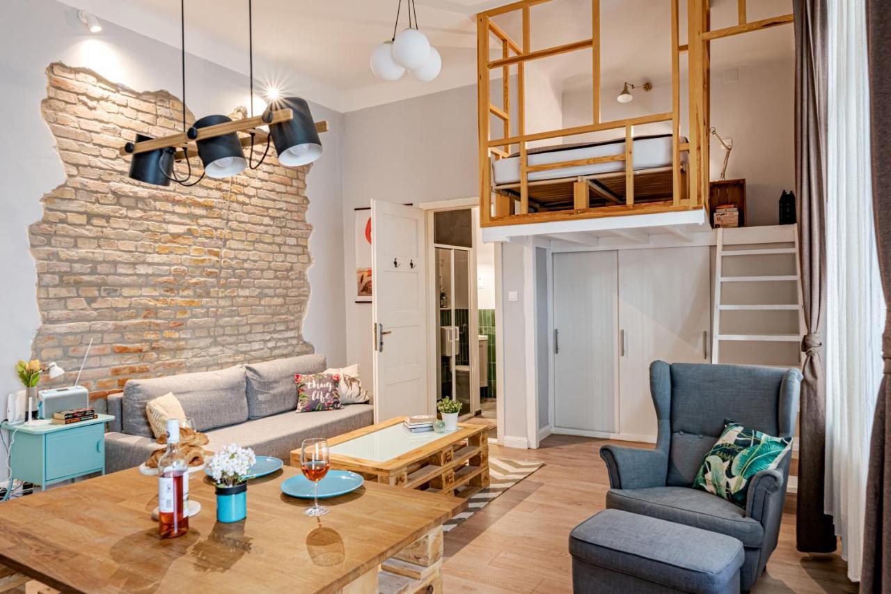 Design At The Ruin Pubs Apartmán