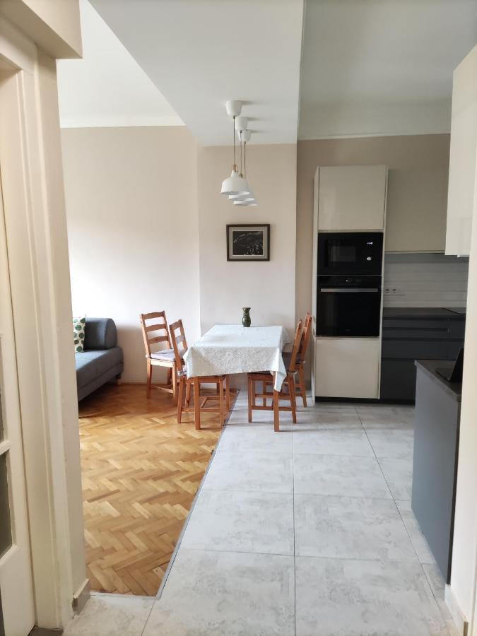 Park View, Close To River, Ac, Bauhaus Vibe, 2 Balconies Apartamento *