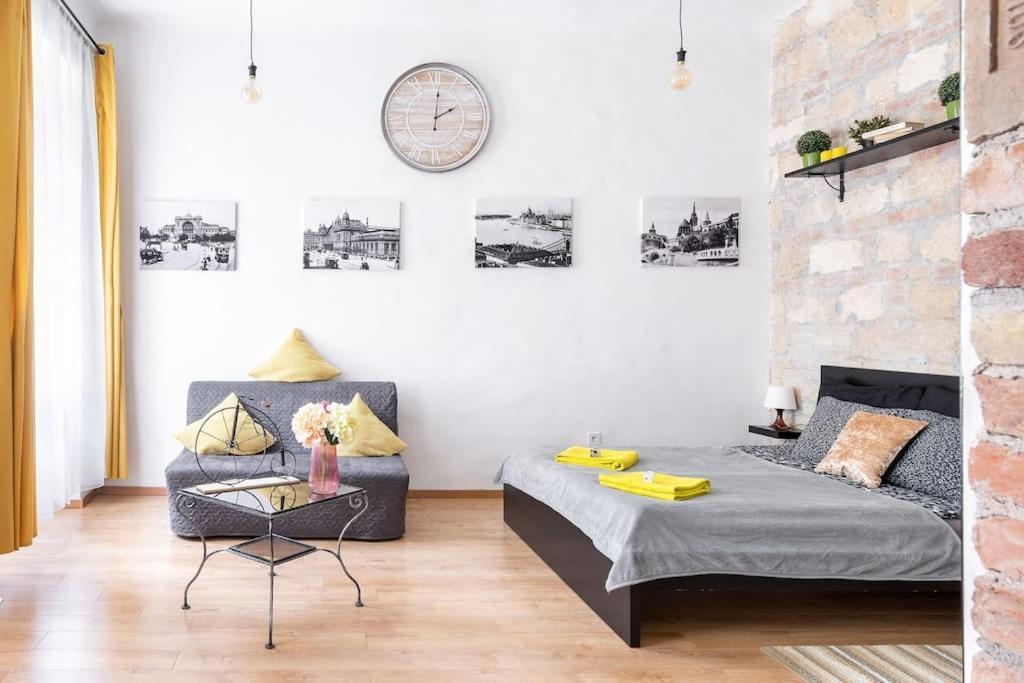 Appartement Vintage Style Cozy Downtown Apartment. *