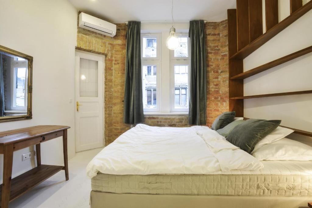Golden Leaf Apartamento Budapest
