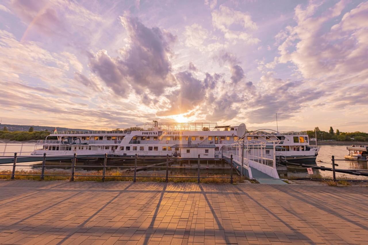 Fortuna Boat Botel