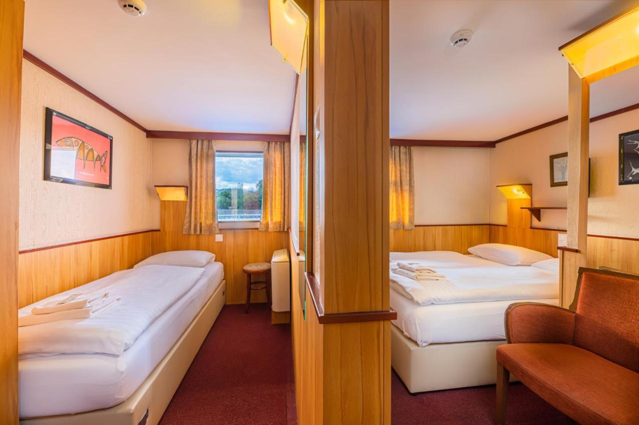 Fortuna Boat Botel 3*