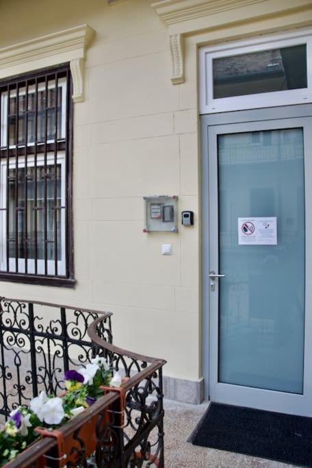 Standard By Hi5- Charming Appartement