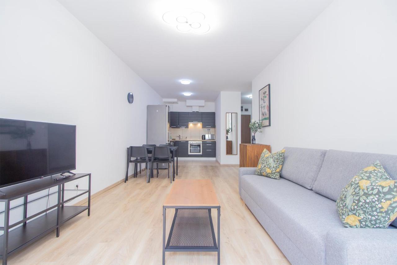 Spring House With Free Private Parking Apartman *