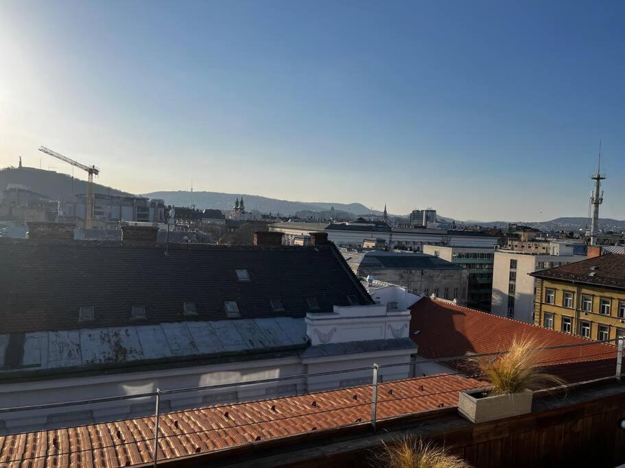 Apartamento Sunny/stylish Rooftop Home/private Balcony Shared Jacuzzi Budapest
