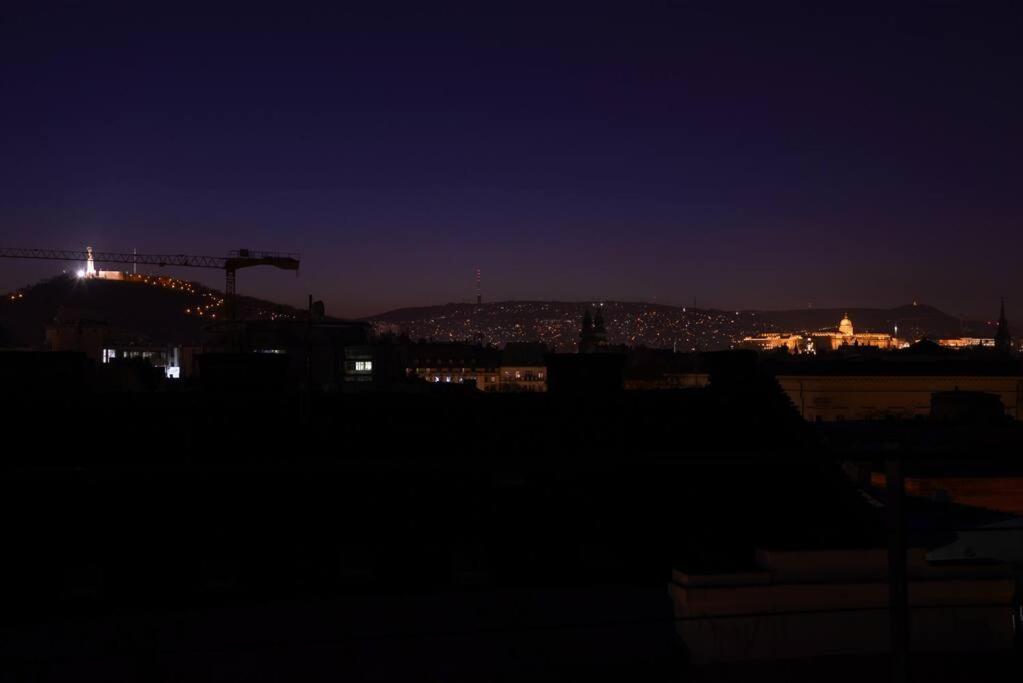 Apartamento Sunny/stylish Rooftop Home/private Balcony Shared Jacuzzi