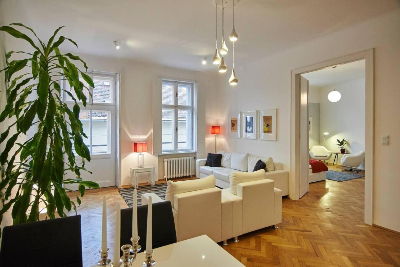 Spacious 1 Bed Basilica - With Balcony * Boedapest