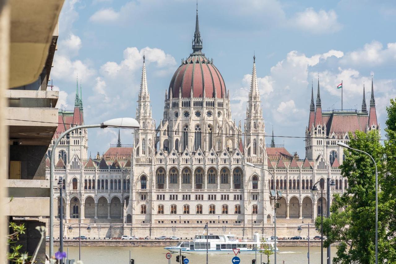 Bright With Parliament View, Free Parking Apartmán