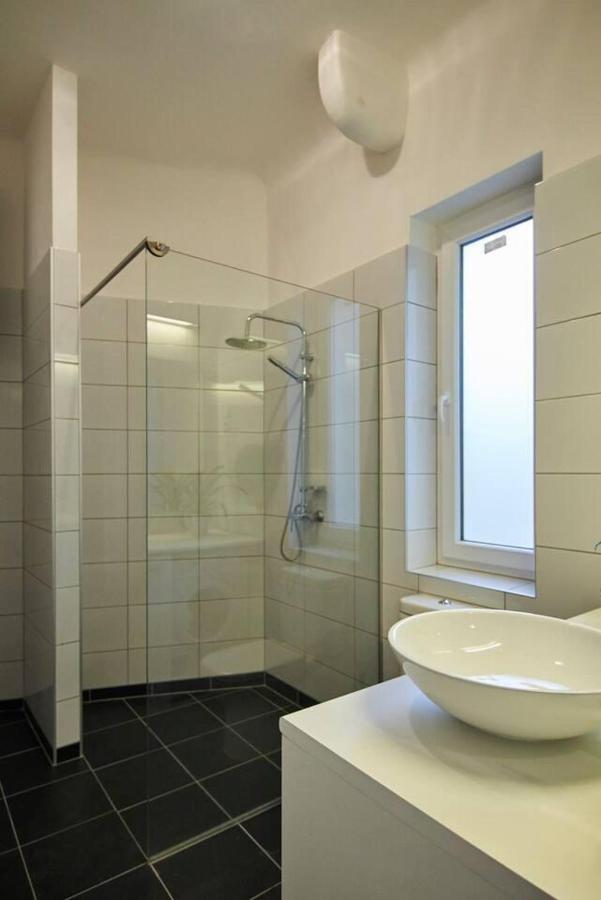 Spacious 1 Bed Basilica - With Balcony *
