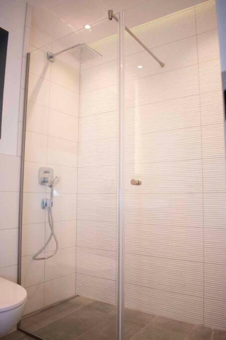 Apartament Luxury Cozy 2 Bdr Downtown Apt.1 *