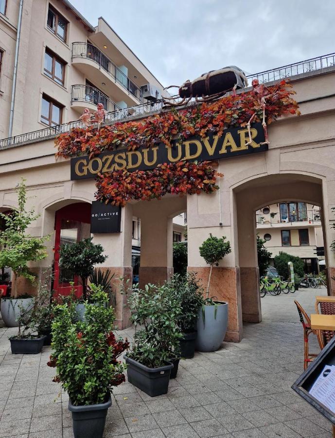 Unique Place In Appartamento Budapest