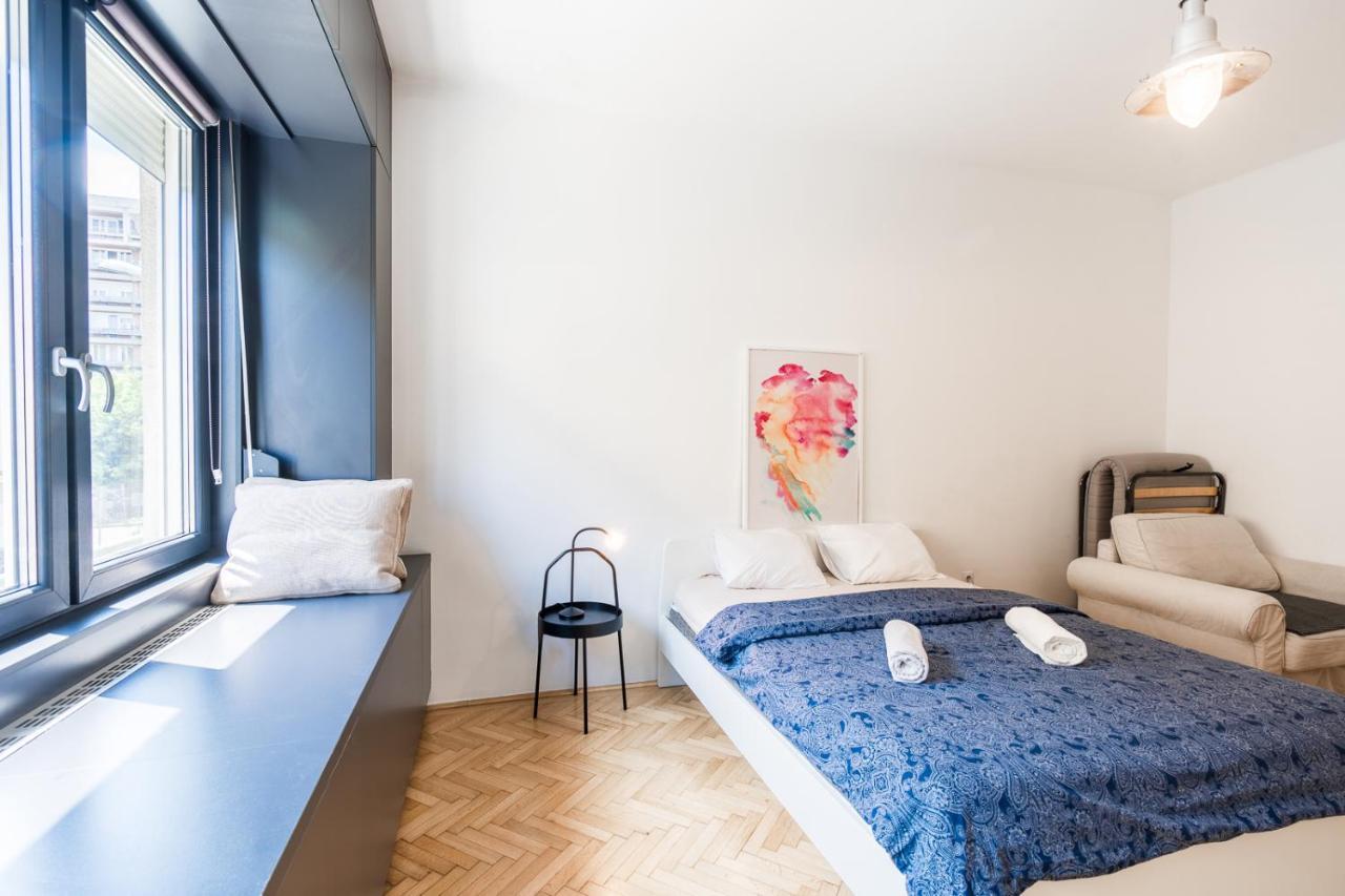 Bright With Parliament View, Free Parking Apartmán