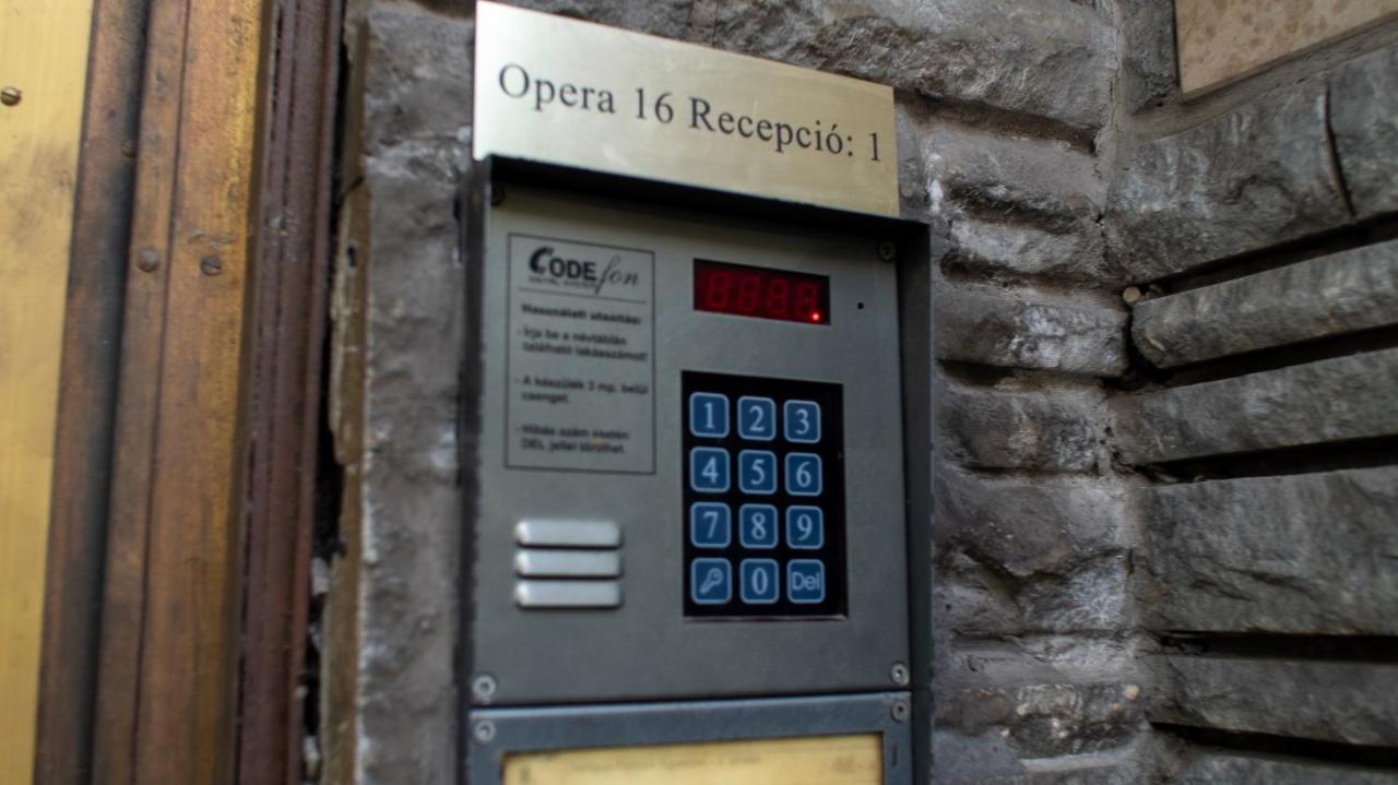 Opera16 Guestrooms Maison d'hôtes Budapest