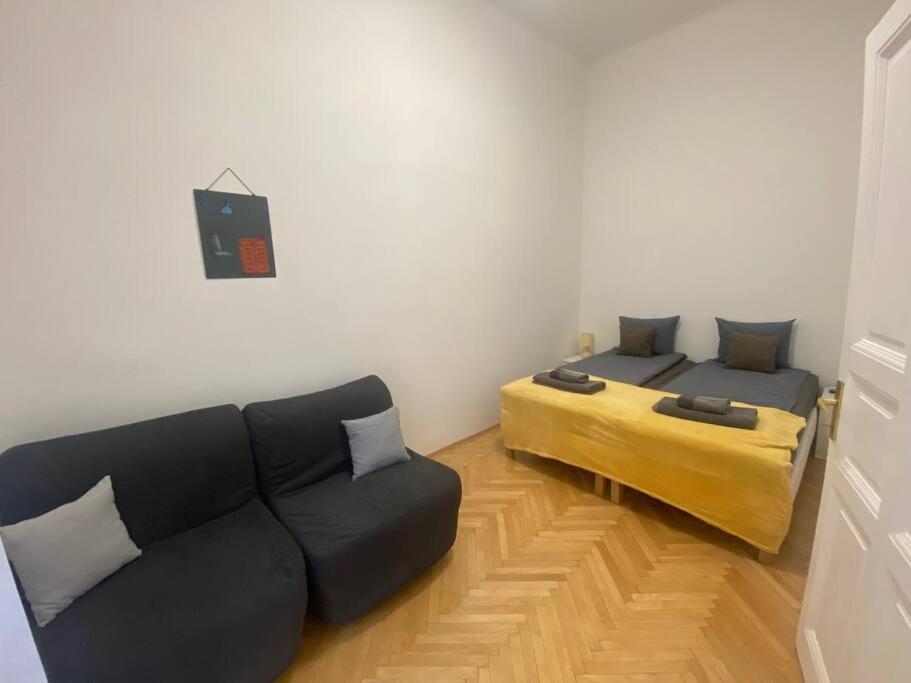 Dob 49 Renovated * Boedapest