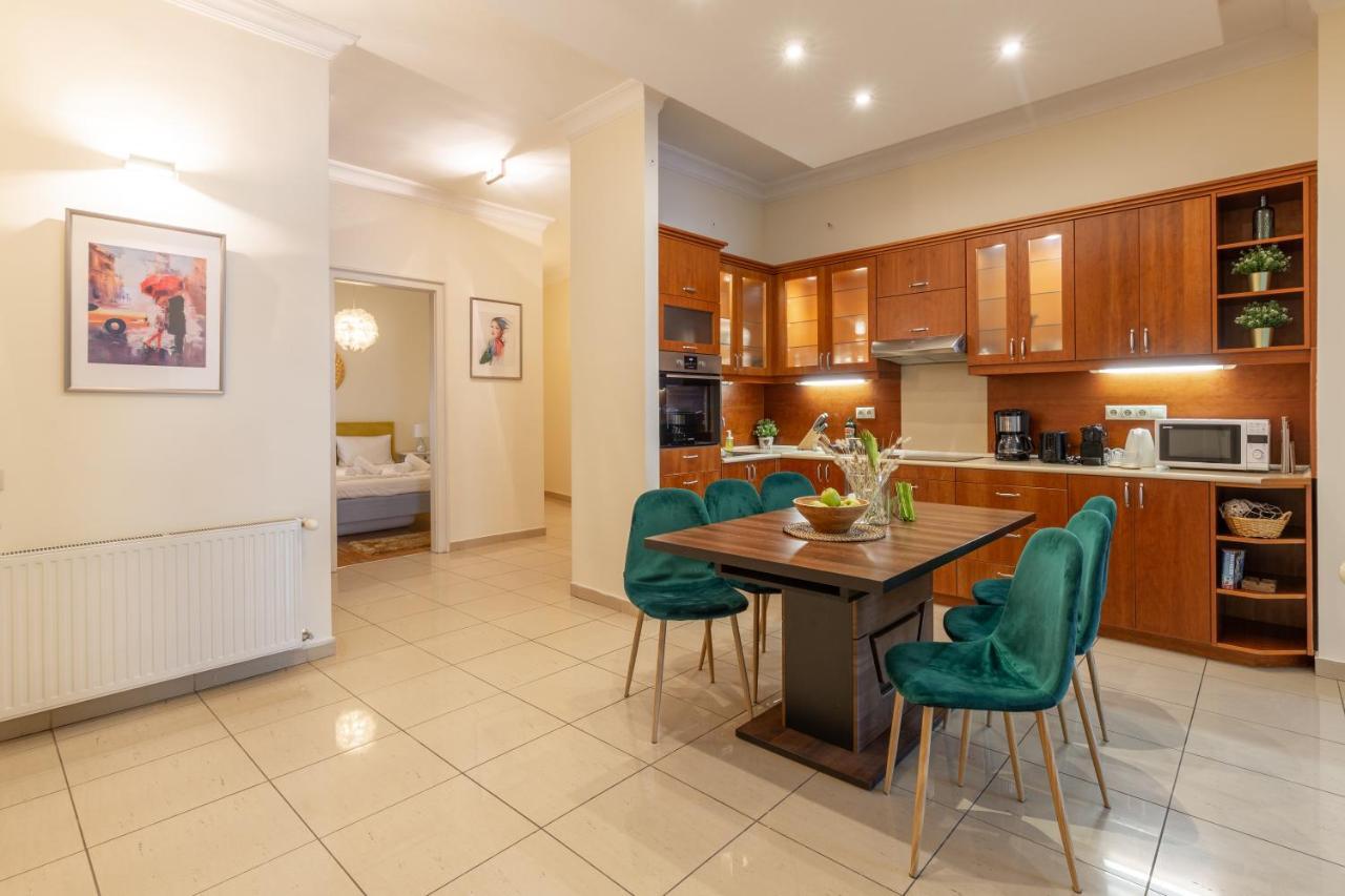 Apartamento Gde Karoly Apartmant