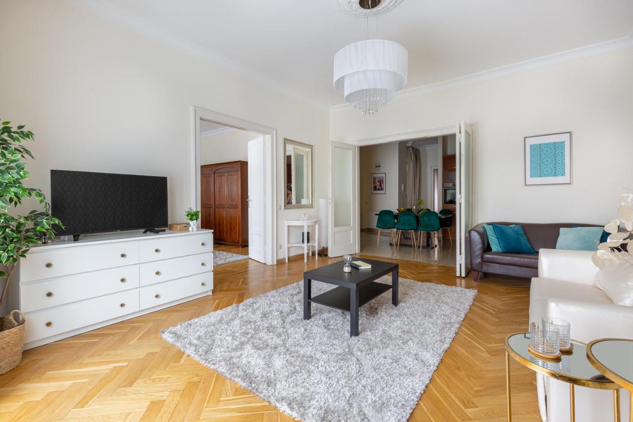 Gde Karoly Apartmant Apartamento