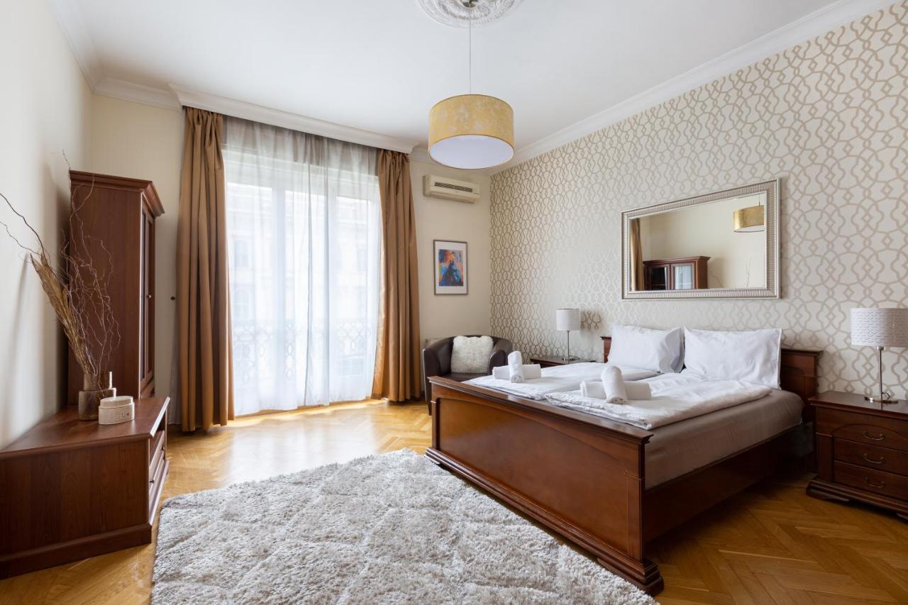 Gde Karoly Apartmant Apartamento