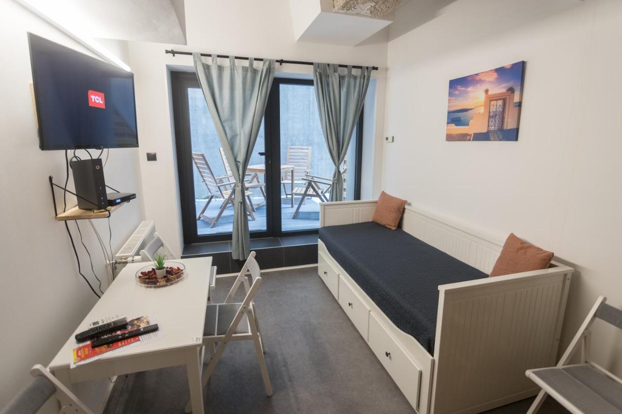 Peaceful Basement With Terrace & Free Gym Budapest