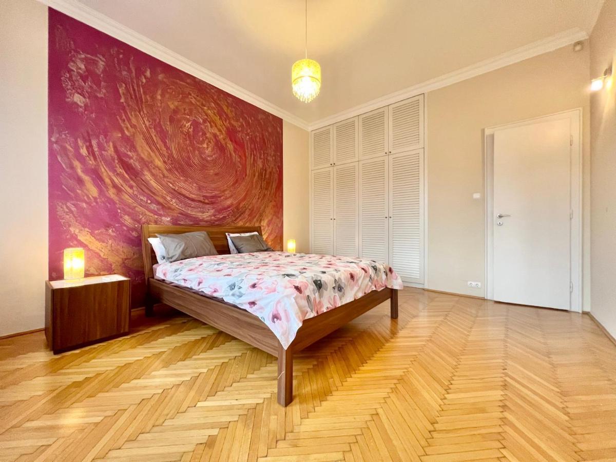 Exclusive Colourful Flat In The Budapest
