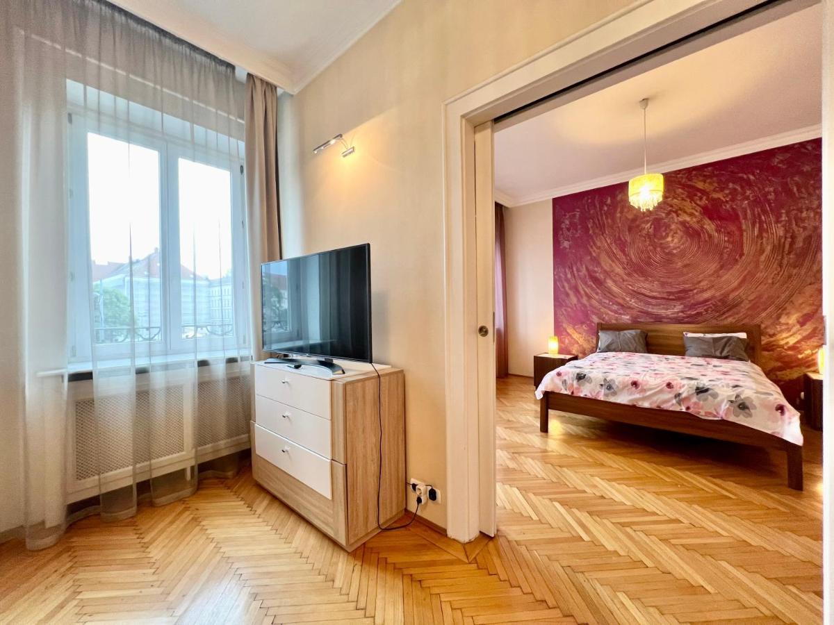 Exclusive Colourful Flat In The * Budapest