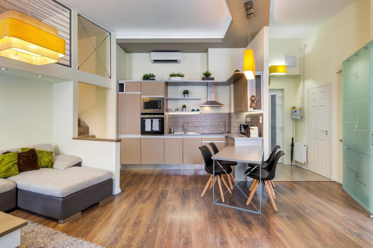 Spacious & Stylish In Downtown Budapest