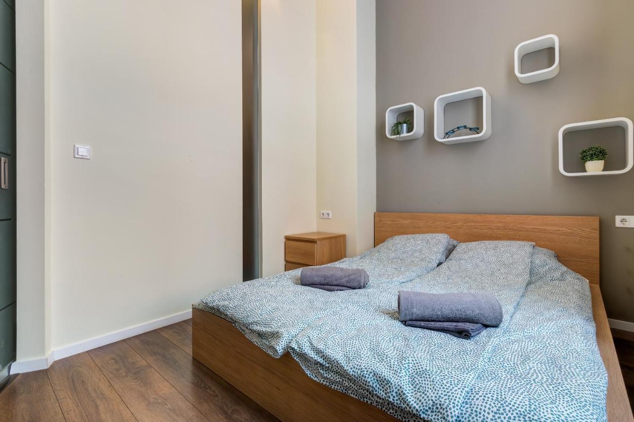 Spacious & Stylish In Downtown Apartment